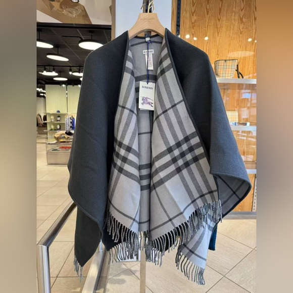 Burberry Wool Black and Gray Fringe Poncho Cape NWT - Picture 1 of 5